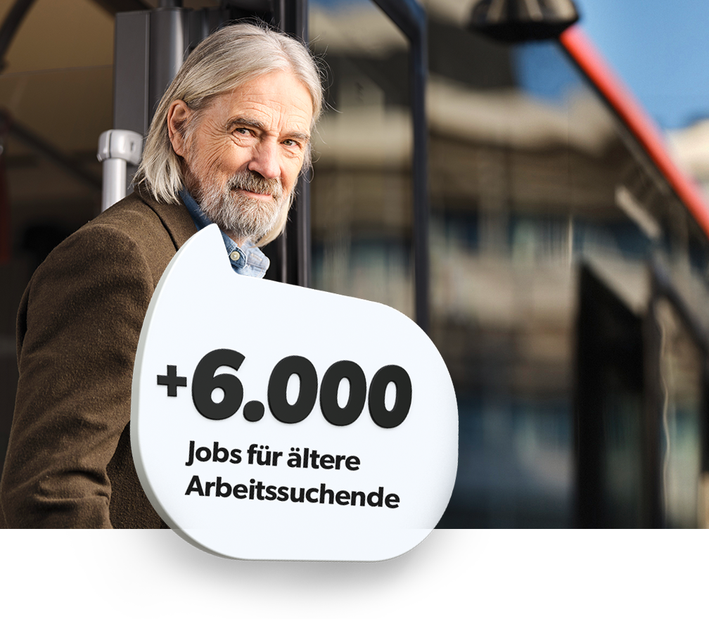 ältere Arbeitsuchende Sujet, älterer Mann steigt aus dem Bus und lächelt - Sprechblase mit der Aufschrift 6.000 ältere Arbeitnehmer